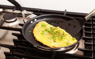 Recepty na omeletu na pánvi s fotografiemi