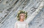 A crocheted wedding dress is the dream of handicraft brides. Crochet dress for a wedding as a guest