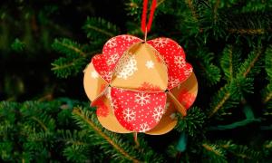 Jak vyrobit krásné ozdoby na vánoční stromeček do soutěže, do školky nebo na velký stromek na ulici?