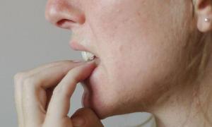 Tipy pro ty, kteří mají silně olupující se nehty