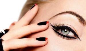 How to properly line eyes with eyeliner and pencil for brunettes, blondes, brown-haired women